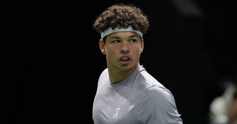 Четвртфинале за Шелтон и Оже-Алијасим на Мастерсот во Париз