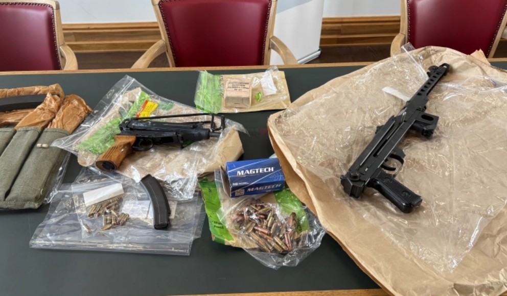 Откриен голем арсенал оружје во западна Германија при акција против трговци со оружје