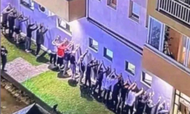 Подгорица врие – луѓето викаат „убијте го Турчинот“, се демолираат автомобили, турски ресторан во центарот на градот е уништен, се огласи и Анкара