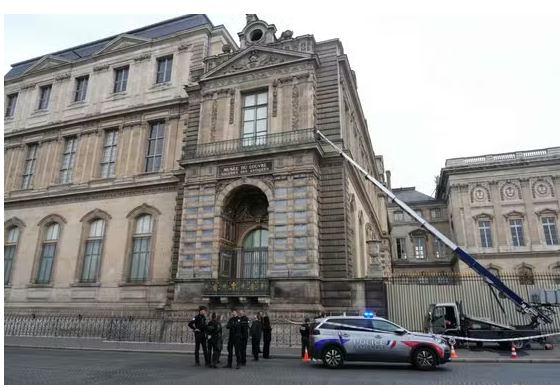 ВИДЕО| Дрскиот грабеж среде ден ја разоткрива ранливоста на Лувр – дали е спасена круната на царицата Евгенија