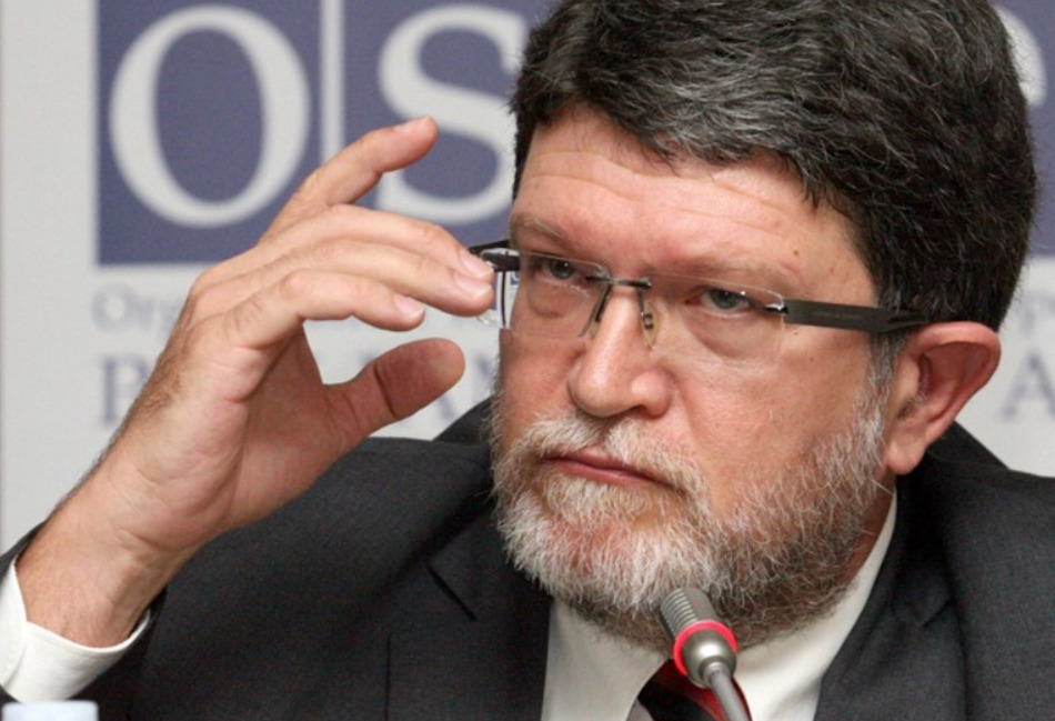 Пицула ја критикува ЕУ за пофалбите што ги дава на Србија: „Наместо тоа, барајте вистински реформи“