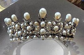 Уапсени осомничени за кражбата на скапоцен накит од Лувр, потврди обвинителството во Париз