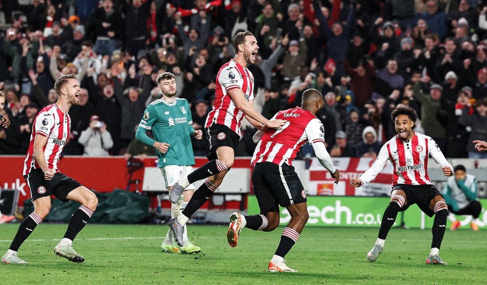 Ливерпул загуби и од Брентфорд, четврти пораз по ред во Премиер лигата! (ВИДЕО)