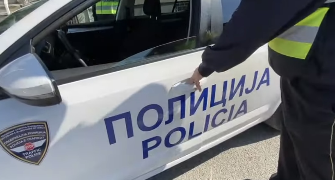 Рането младо момче во двор на основно училиште во скопско