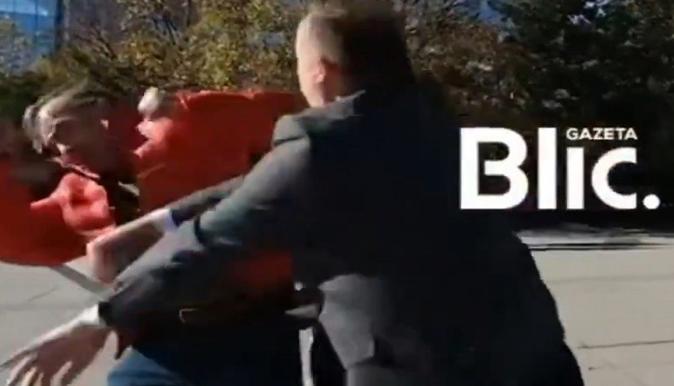 (ВИДЕО) Пратеник истепа граѓанин на плоштад во Приштина