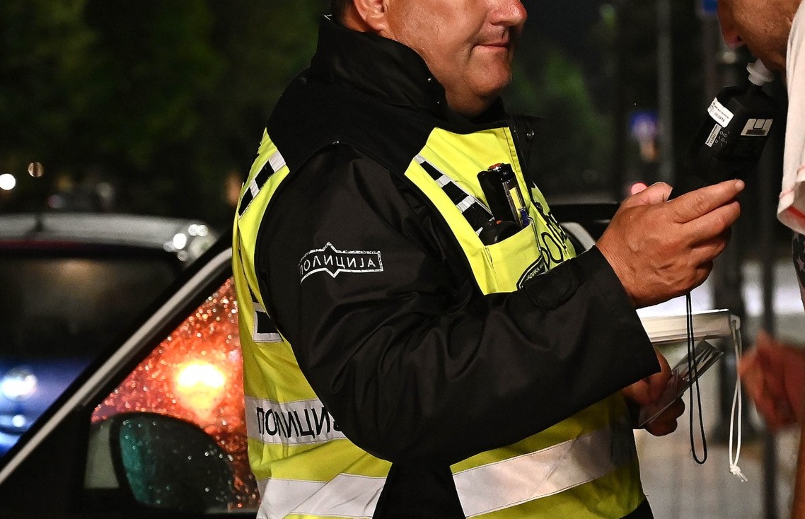 Пијан возач удрил во паркирано возило во Кичево