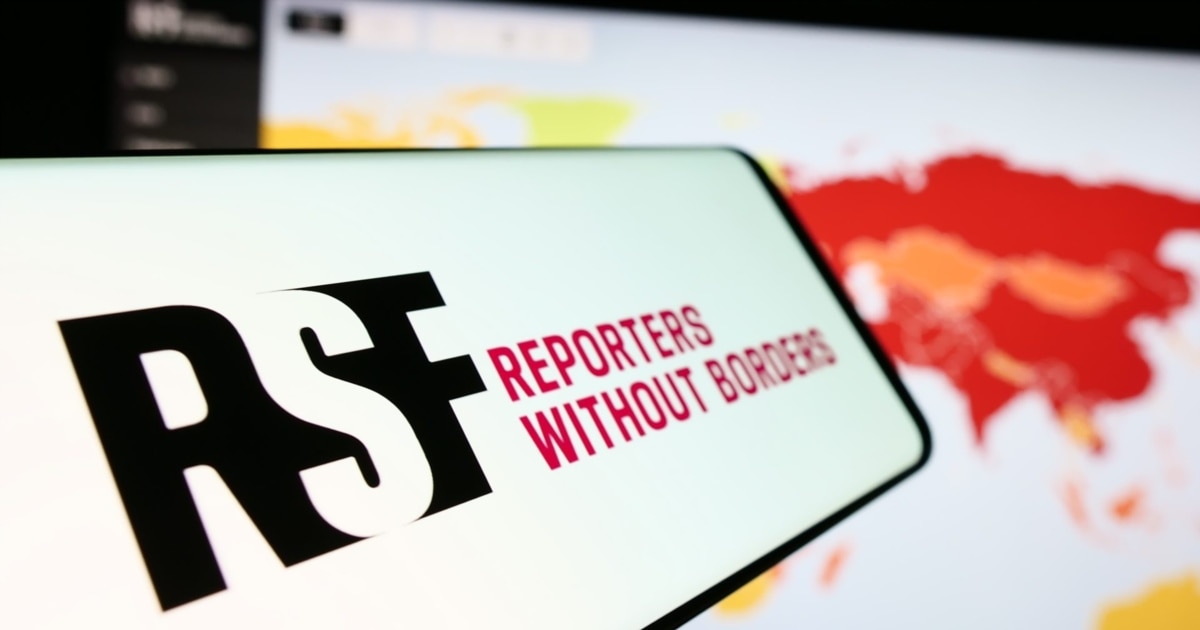 Слободата на медиумите во Србија е загрозена, велат „Репортери без граници“