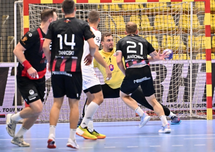 Ракометарите на Вардар продолжија со максимален ефект