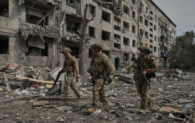 УКРАИНА ПОТВРДИ ДЕКА СТОТИЦИ РУСКИ ВОЈНИЦИ ВЛЕГЛЕ ВО ПОКРОВСК