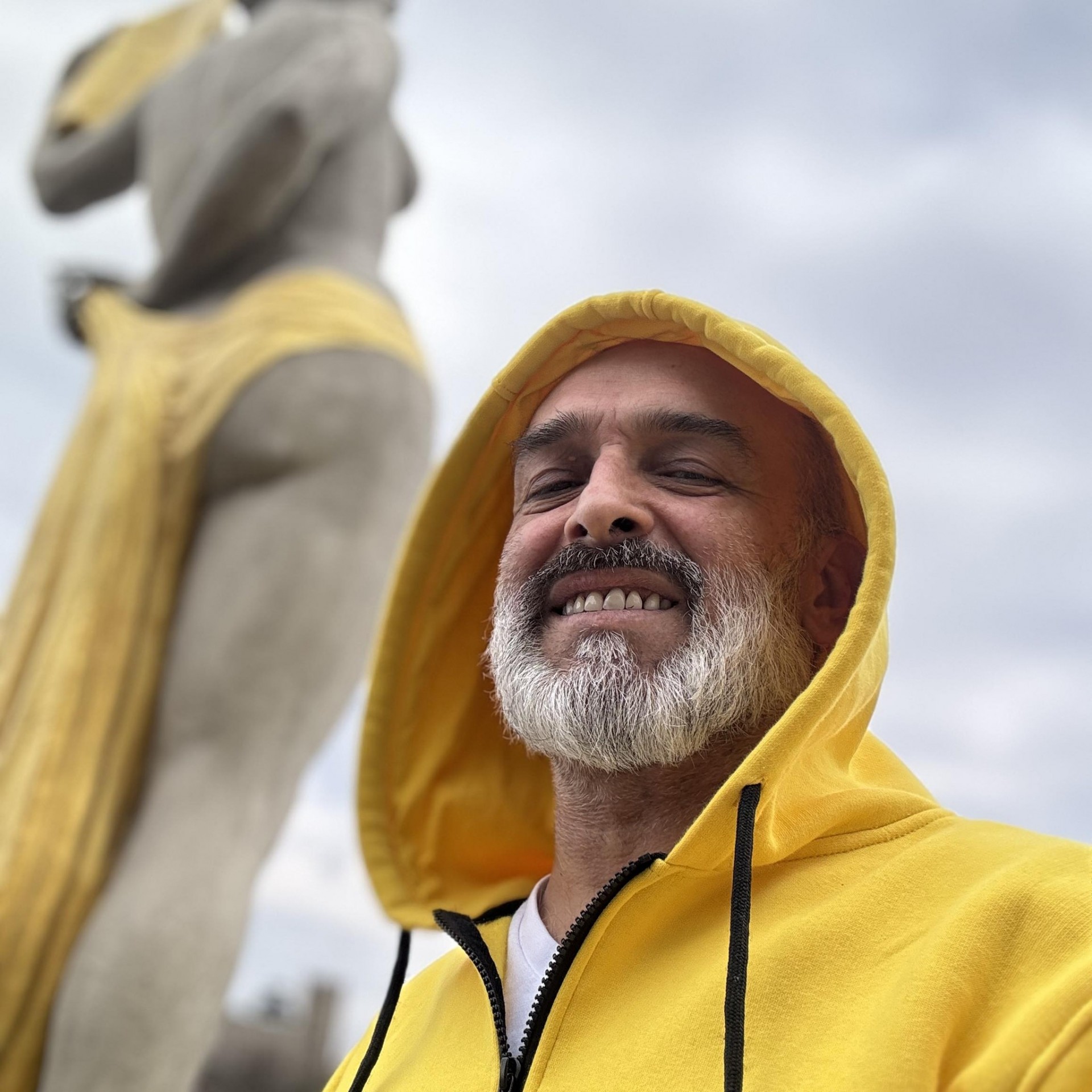 „ГОЛЕМО ЃУБРЕ Е ОНОЈ ШТО ГИ ОСТАВА ГРАЃАНИТЕ ДА ЖИВЕАТ ВО ЃУБРЕ“: Михајловски вели да им се остави сето ѓубре пред Влада но и пред Министерство за култура