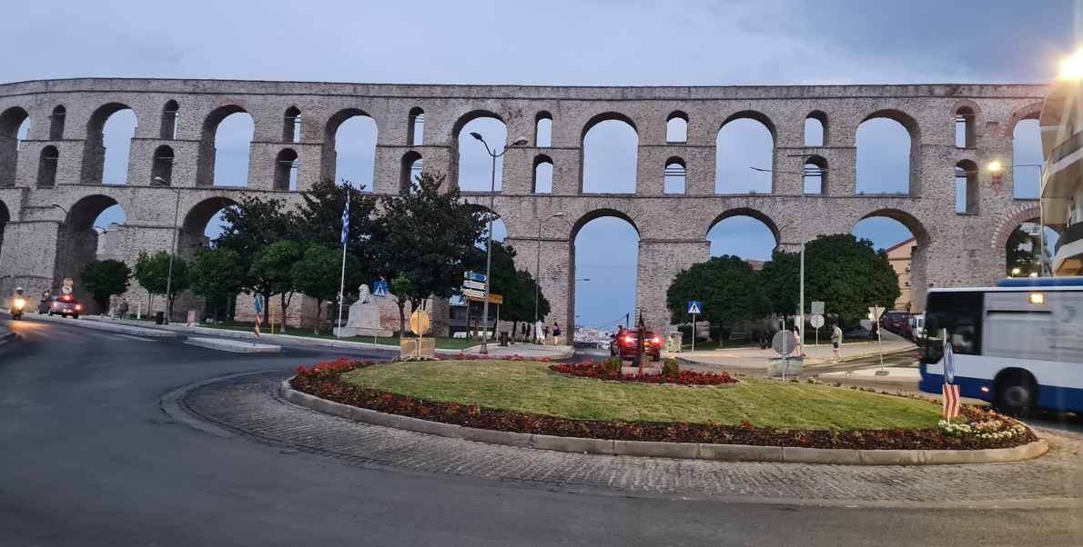 Возач од Романија  следел GPS и удрил со камион во заштитен аквадукт во Шпанија