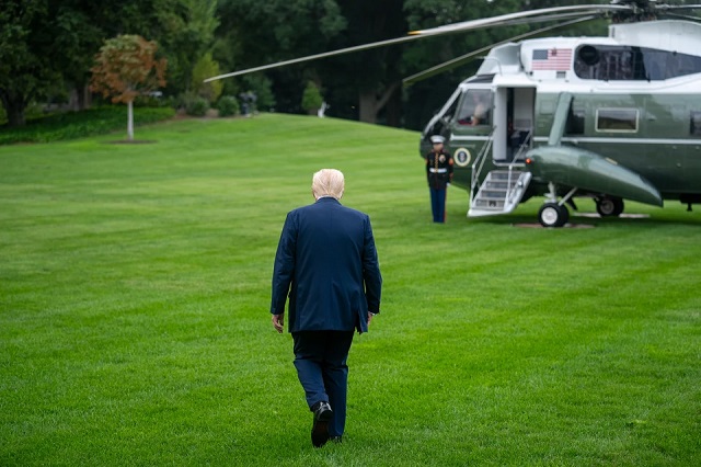 Трамп потврди дека направил магнетна резонанца, но не ги наведе причините за испитувањата