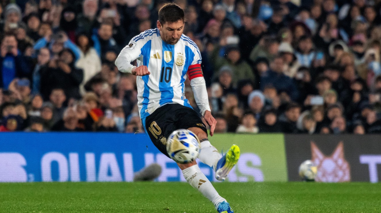 Aнголците ќе платат 12 милиони евра за да го видат Меси!