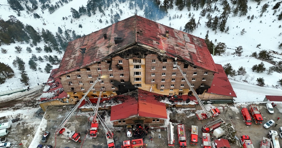 Единаесет казни доживотен затвор за пожарот во Турција во кој загинаа 78 лица