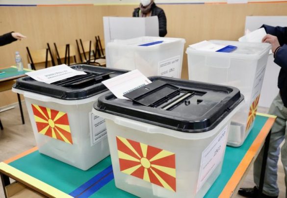Почнува дистрибуцијата на гласачките ливчиња, вo недела ќе се гласа во 32 општини и Скопје
