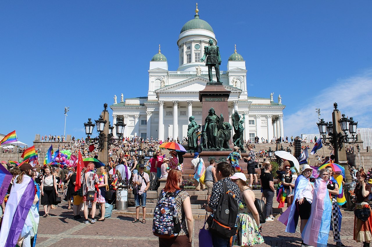 СТРАНЦИ ОД ЧЕТИРИ ЗЕМЈИ САКАЛЕ ДА КУПАТ ИМОТИ: Европска земја не им дозволи