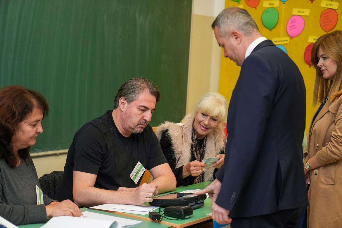 Горан Герасимовски го оствари своето право на глас и повика на мирни и фер избори