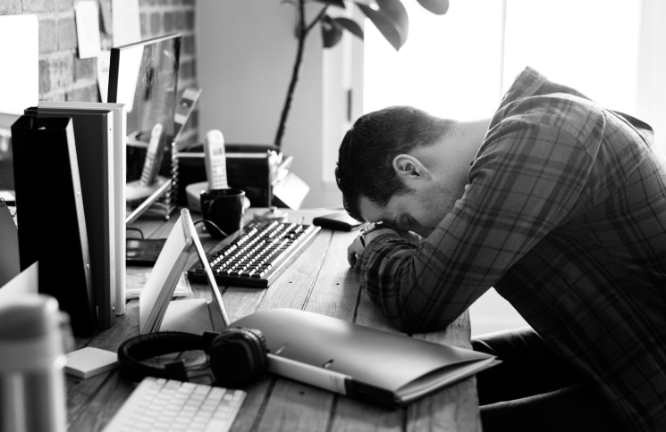 Како да ја зголемите продуктивноста на работа без дополнителен стрес: Научно докажани трикови за фокус и ефикасност