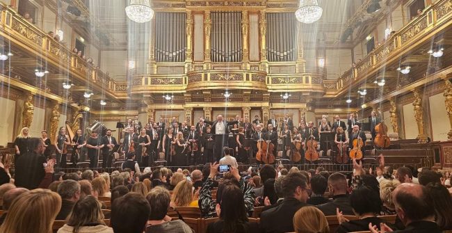 ФИЛХАРМОНИЈАТА СВИРЕШЕ ДЕЛА ОД МАКЕДОНСКИ КОМПОЗИТОРИ ВО „МУЗИКФЕРАЈН“ ВО ВИЕНА