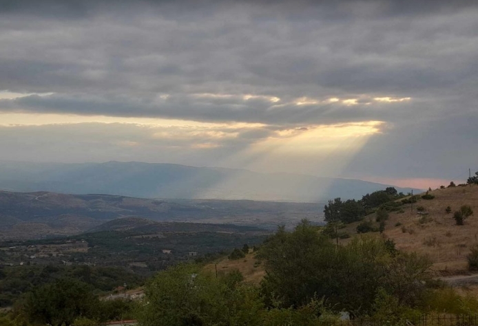 ВРЕМЕ: Облачно со сончеви периоди и температури до 22 степена, од среда се очекуваат врнежи и опаѓање на температурите