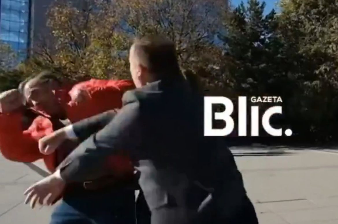 (Видео) Косовски пратеник на плоштад во Приштина истепа случаен минувач оти го нарече лажго