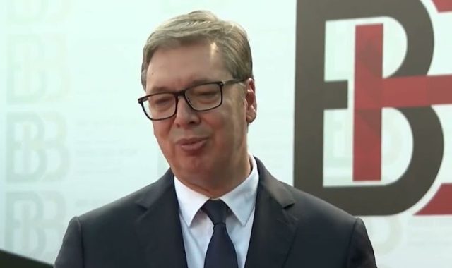 Провладин митинг во Нови Сад за околу десет дена, најави Вучиќ