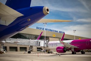 Скопскиот и белградскиот аеродром со најголем раст на патници во зимската сезона