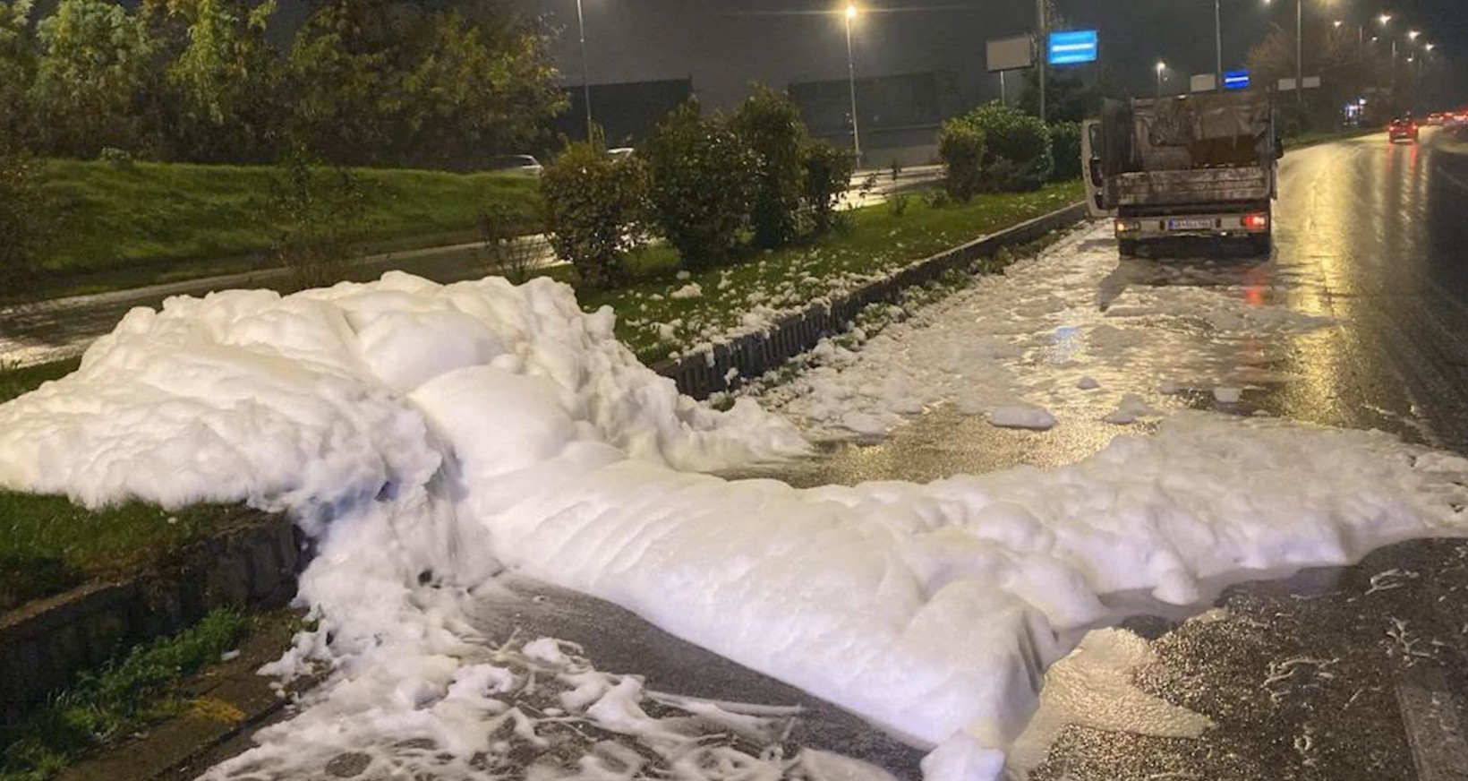 Се излеа хемиска пена на булеварот во Автокоманда, Ѓоргиевски соопшти дека го пронашле сторителот