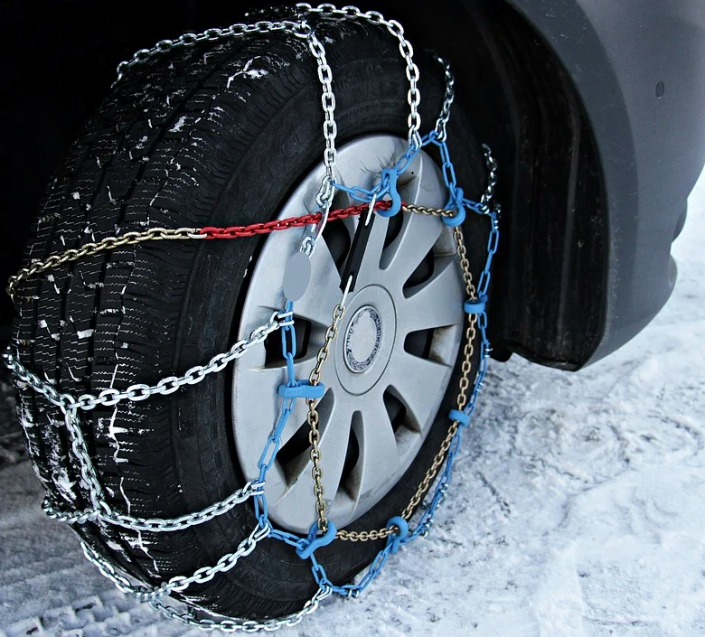 Од 15 ноември задолжително поседување зимска опрема