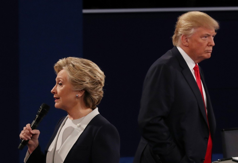 Трамп ја враќа тужбата против Хилари за Русијагејт