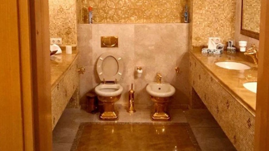 Полнеле вреќи со пари и правеле златни тоалети – Украина сред најголемиот корупциски скандал од почетокот на војната