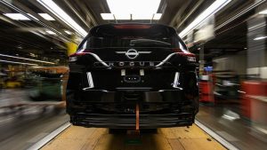 Недостигот од материјали скуси 7.400 возила од продукцијата на Нисан во САД