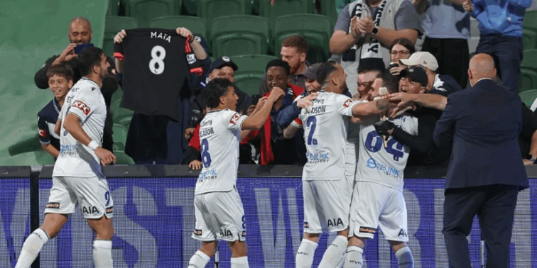 Хуан Мата уште игра и дава голови