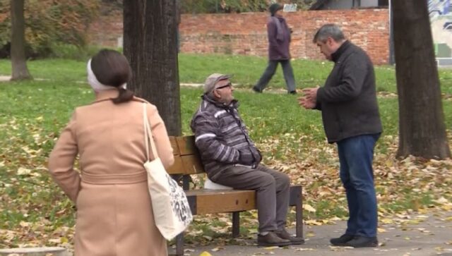 ПЕНЗИИ: Поопулизам што ќе го плаќаат сите граѓани или вистинска поддршка за пензионерите – дали ПИОМ е под ризик?