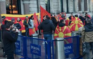 „Фалангата“ се загрева – ечат македонски песни во центарот на Кардиф