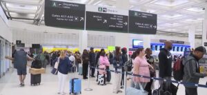 ВИДЕО: Аеродромите во САД парализирани поради блокиранот буџет