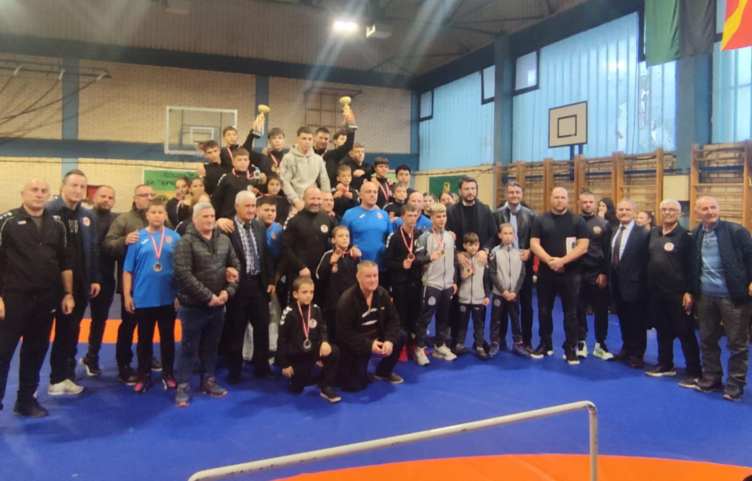 Димитар Атанасов најдобар борач на „Трофеј шампиони боречки легенди“ во Радовиш