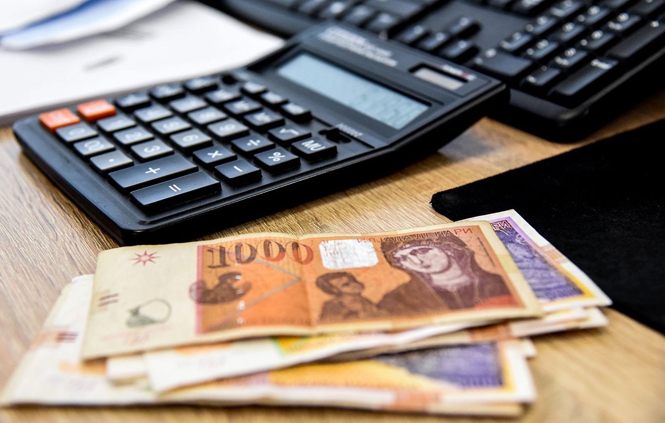 НАЈВИСОКИ ПЛАТИ ИМА ВО СЕКТОРОТ ИНФОРМАЦИИ И КОМУНИКАЦИИ: просечната плата во септември благо над 45 илјади денари