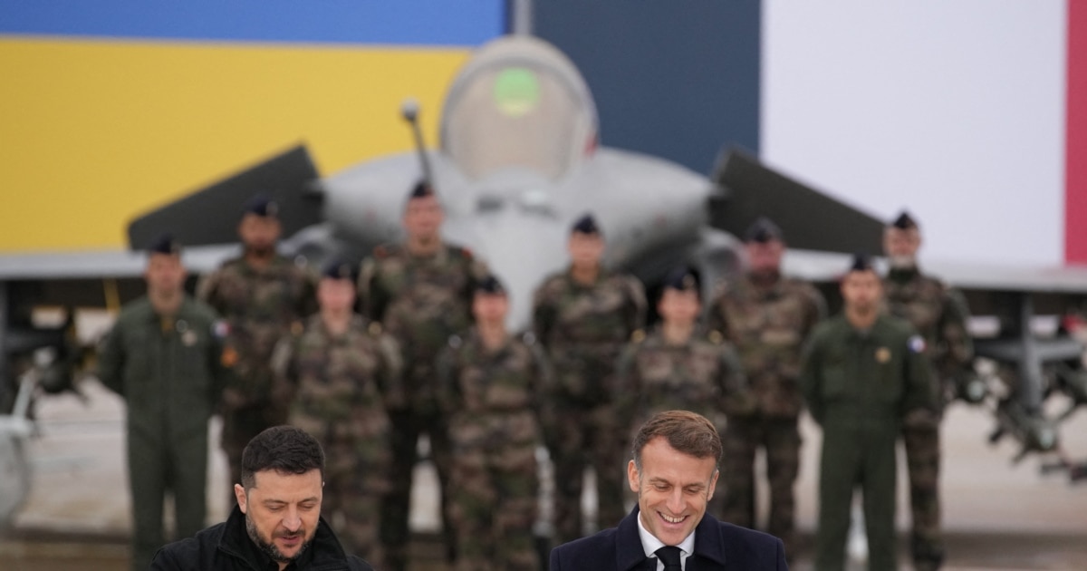 Украина потпиша договор за борбени авиони со Франција, Кремљ сака нов самит со САД