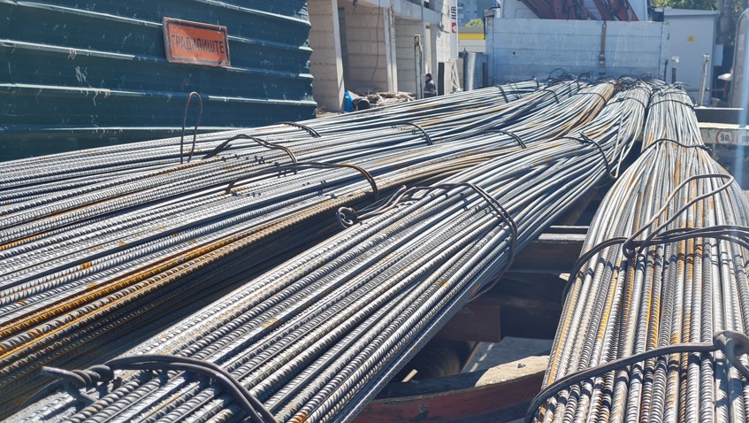 ПО ДВОМЕСЕЧНА ПАУЗА ЕУ И САД ГИ ПРОДОЛЖУВААТ ТРГОВСКИТЕ РАЗГОВОРИ, на дневен ред се царините од 50 проценти за челик и алуминиум