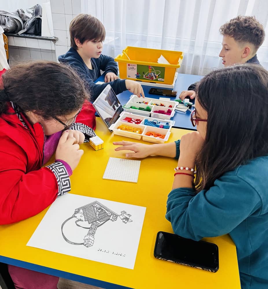 Сетилен пат до иновација – одржана лего работилница за деца со оштетен вид