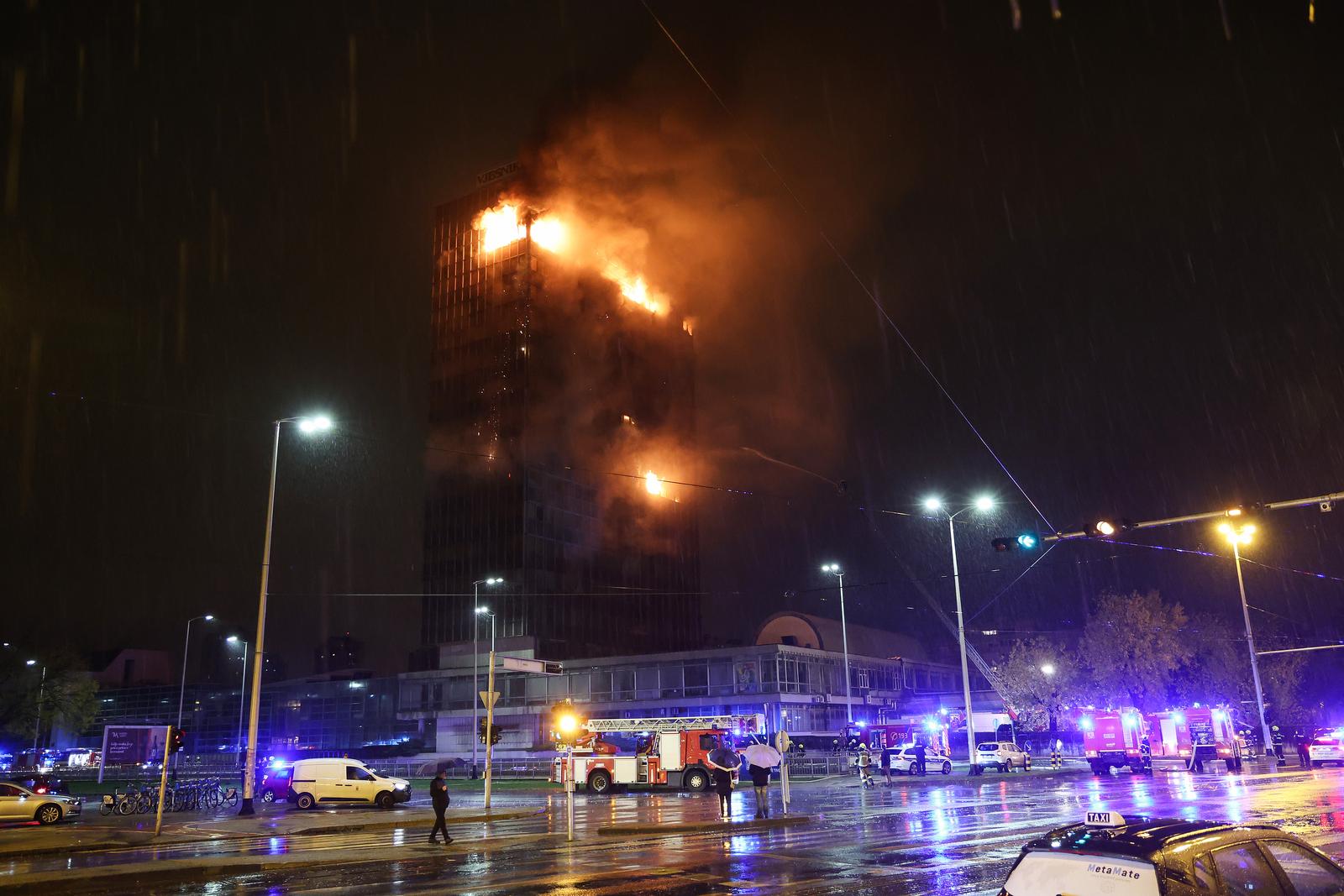 ОГНЕНАТА СТИХИЈА ГО ОПУСТОШИ СИМБОЛОТ НА ЗАГРЕБ: Сомнежи за причините на пожарот на облакодерот Вјесник