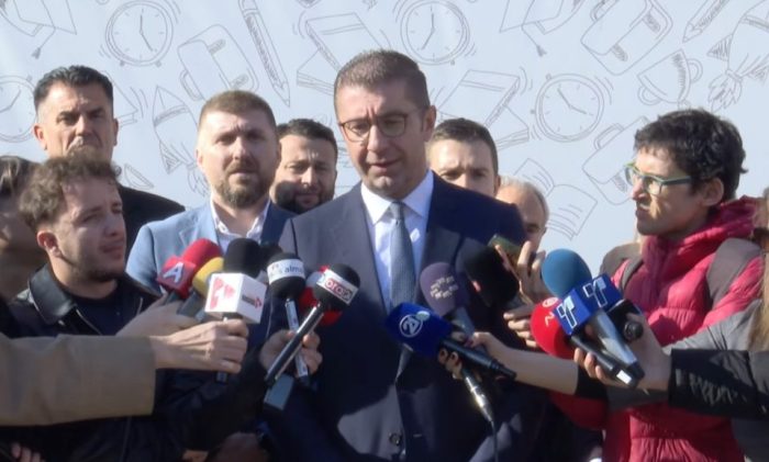 МИЦКОСКИ: Опозицијата да не се крие зад прашања за корупцијата, разоткривањето може да не стигне и до нивни бивши министри