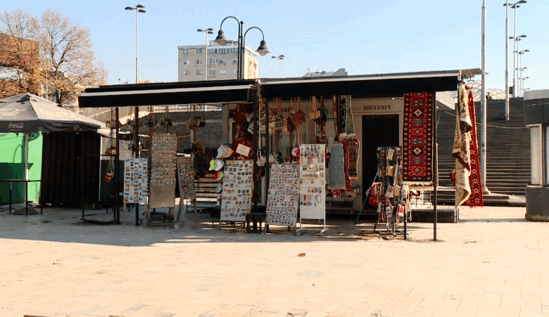 Од следната недела Општина Центар ќе ги отстранува тезгите од плоштад „Филип Втори“