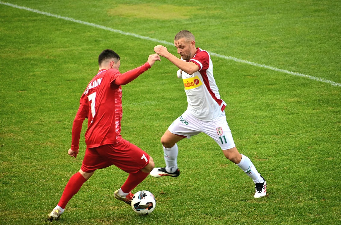 Струга рутнински против Македонија ЃП, Тиквеш славеше над Работнички