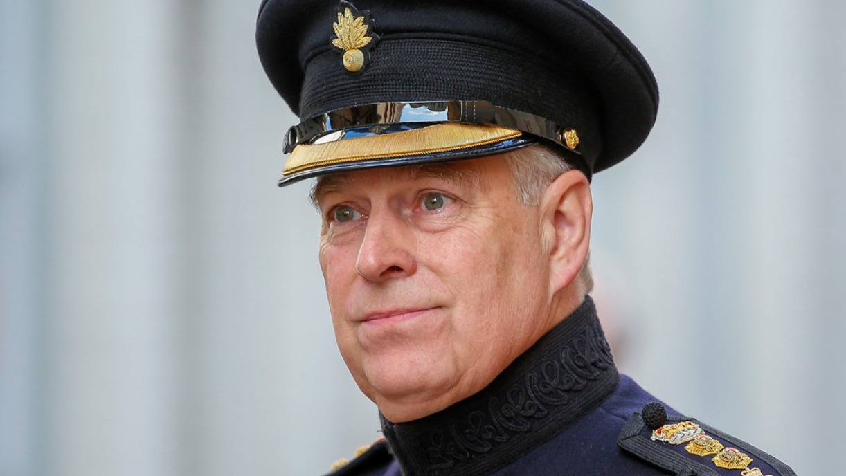 Принцот Ендру донел 40 проститутки во хотелска соба во Тајланд, според кралски историчар