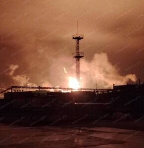 ВИДЕО: Голем напад длабоко во руска територија, гори рафинерија на Лукоил
