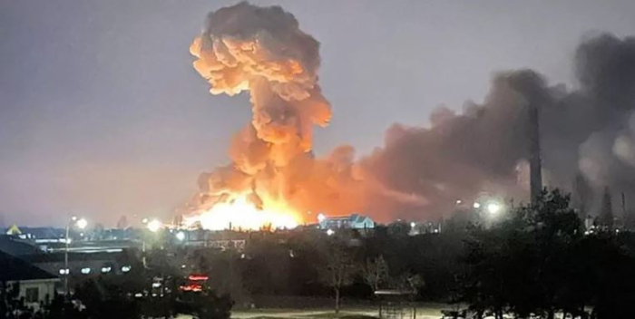 Украински напад врз рускиот град Новоросијск, погодени брод и складиште за нафта