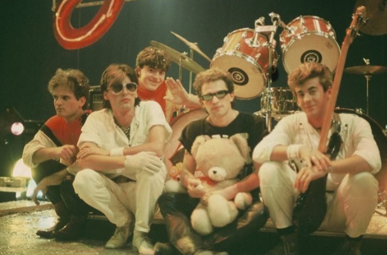 24 МУЗИЧАРИ ЌЕ СВИРАТ НА КОНЦЕРТОТ НА „МЕМОРИЈА“ НА 25 ДЕКЕМВРИ ВО МКЦ, КАДЕ ШТО ГО ИМАЛЕ ПРВИОТ НАСТАП ПРЕД 40 ГОДИНИ