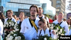 Блокада во Белград, молк за жртвите и поддршка за мајката на еден од загинатите